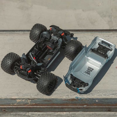 Arrma Granite 4x4 V4 223S DSC 1/10 RTR Brushless 4WD Monster Truck (Red) w/Spektrum SLT3 2.4GHz Radi