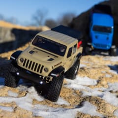 1/24 SCX24 Jeep JT Gladiator 4WD Rock Crawler Brushed RTR, Beige 1/24 SCX24 Jeep JT Gladiator 4WD Rock Crawler Brushed RTR, Beige