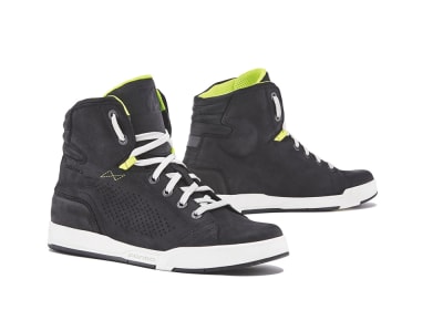 swift black/white