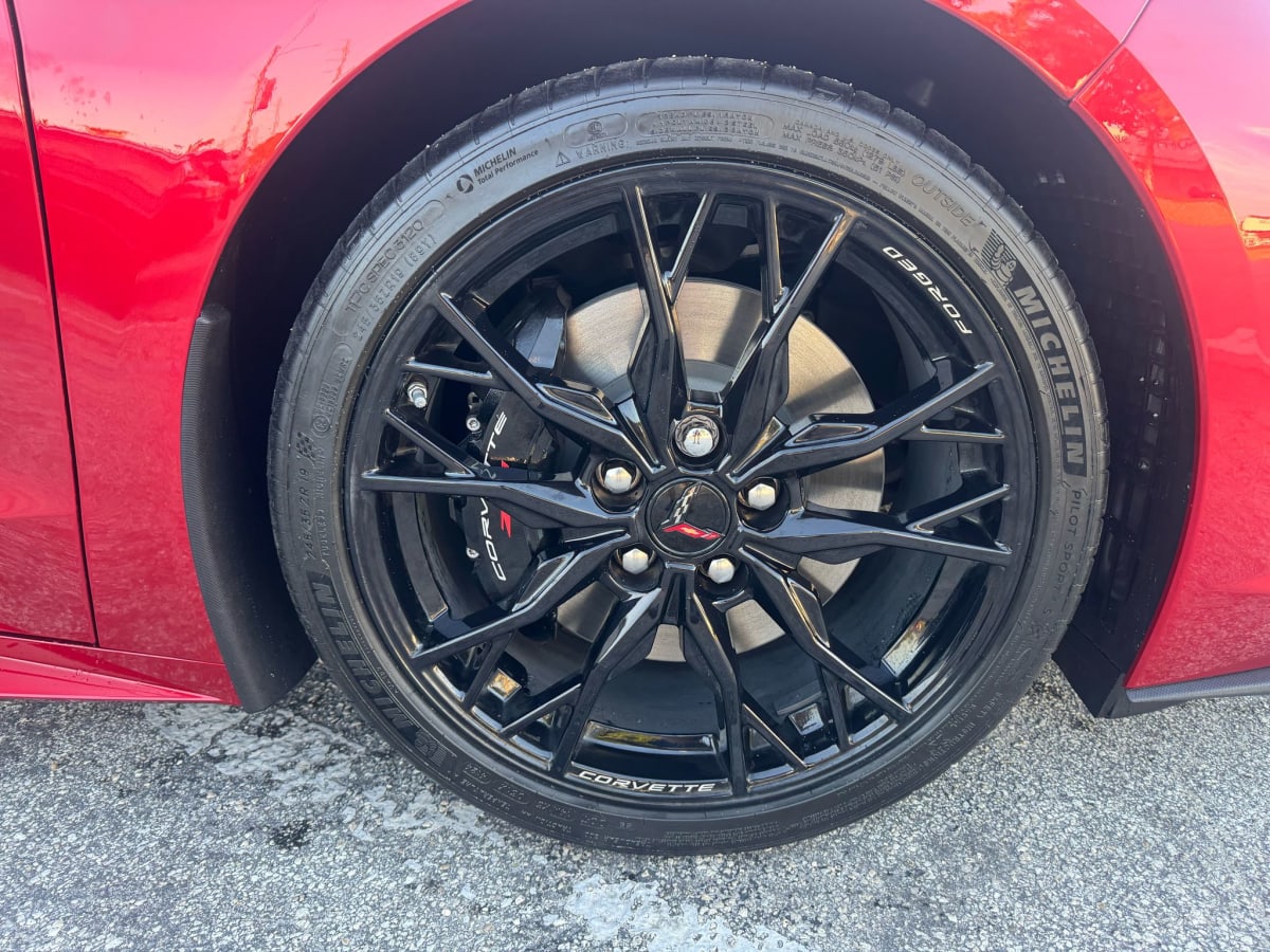 CHEVROLETE CORVETTE STINGRAY C8 202511