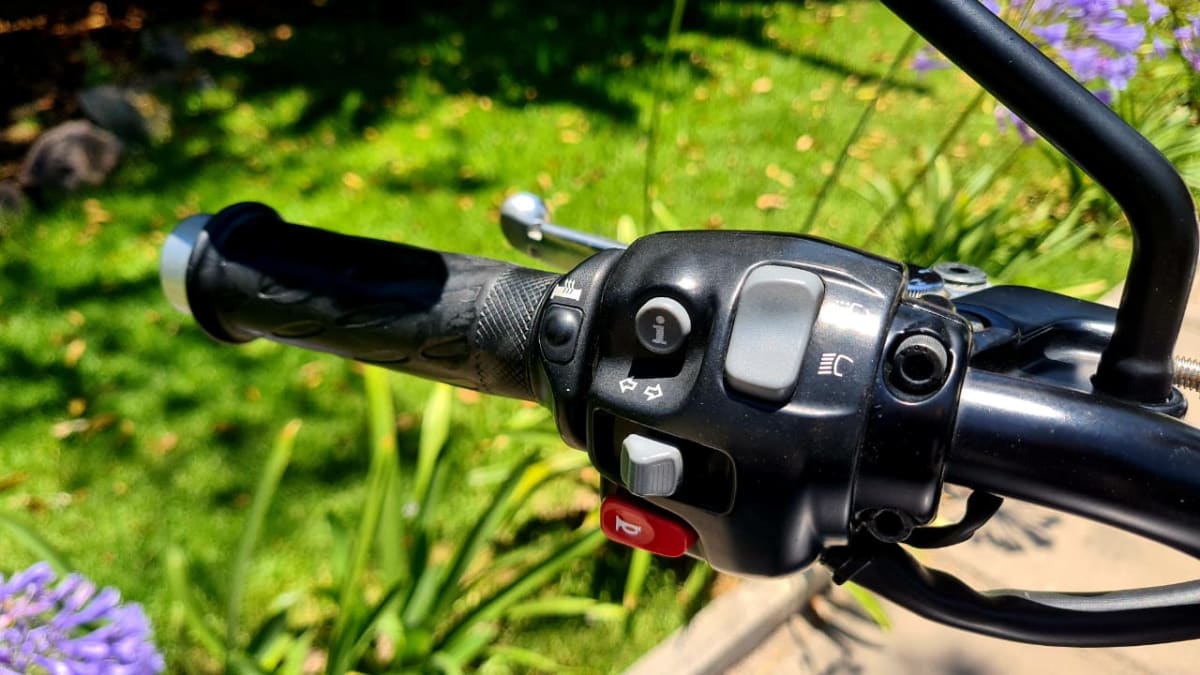 TRIUMPH BONNEVILLE T120 BLACK 201710