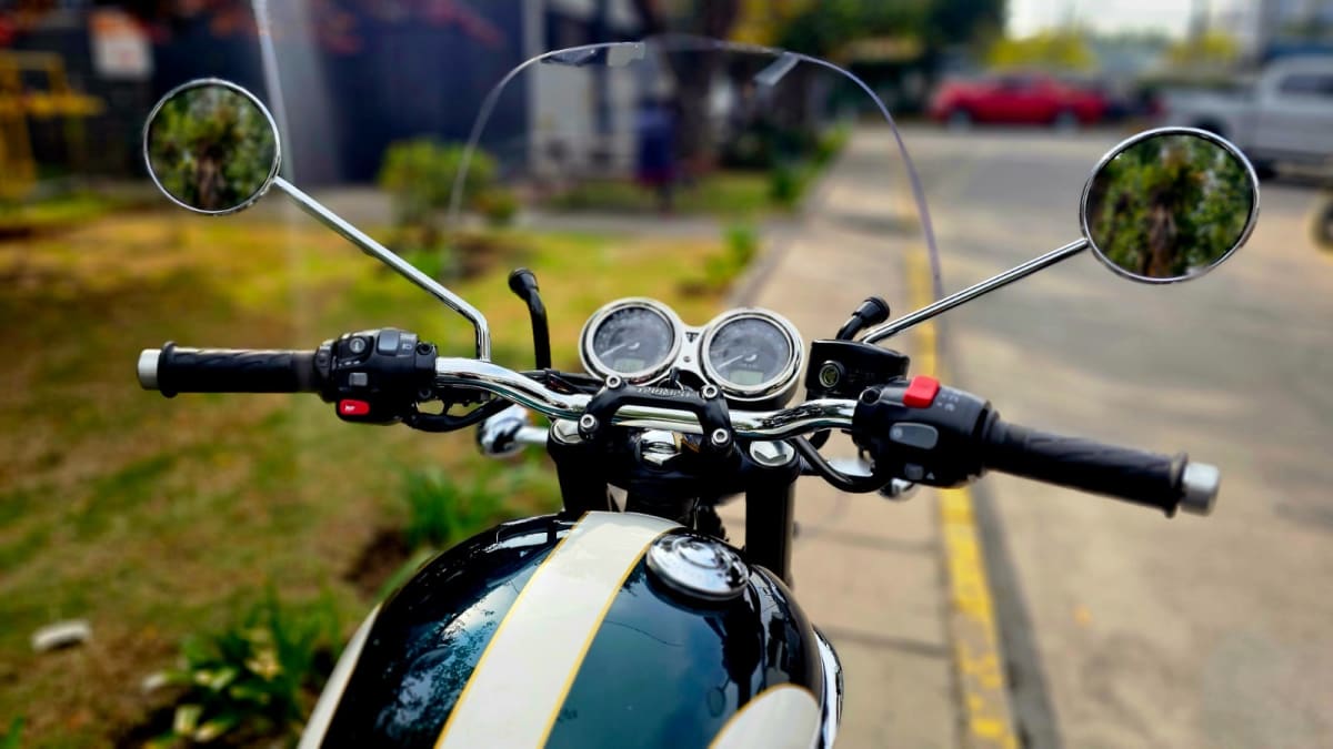 TRIUMPH BONNEVILLE T120 201810