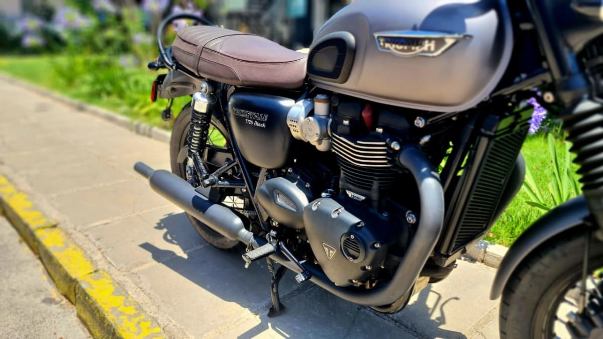 TRIUMPH BONNEVILLE T120 BLACK 201712