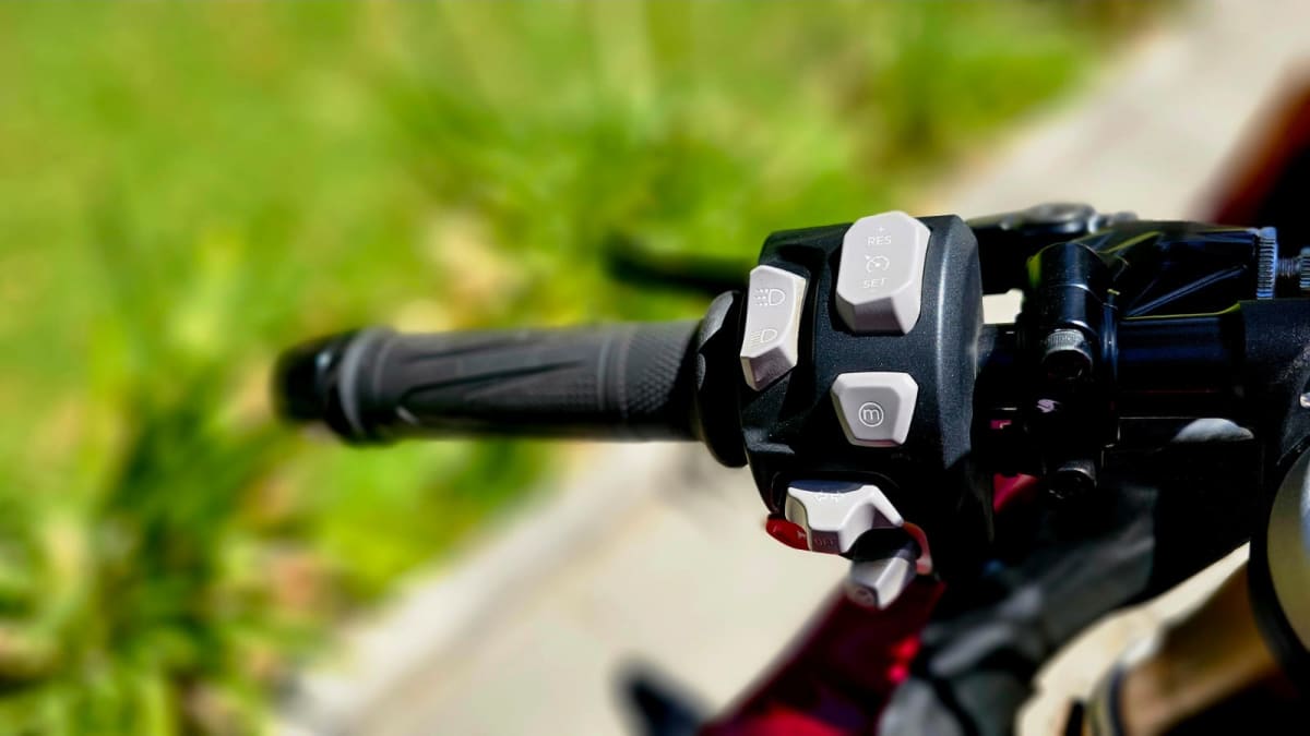 TRIUMPH SPEED TRIPLE 1200 RR 202212