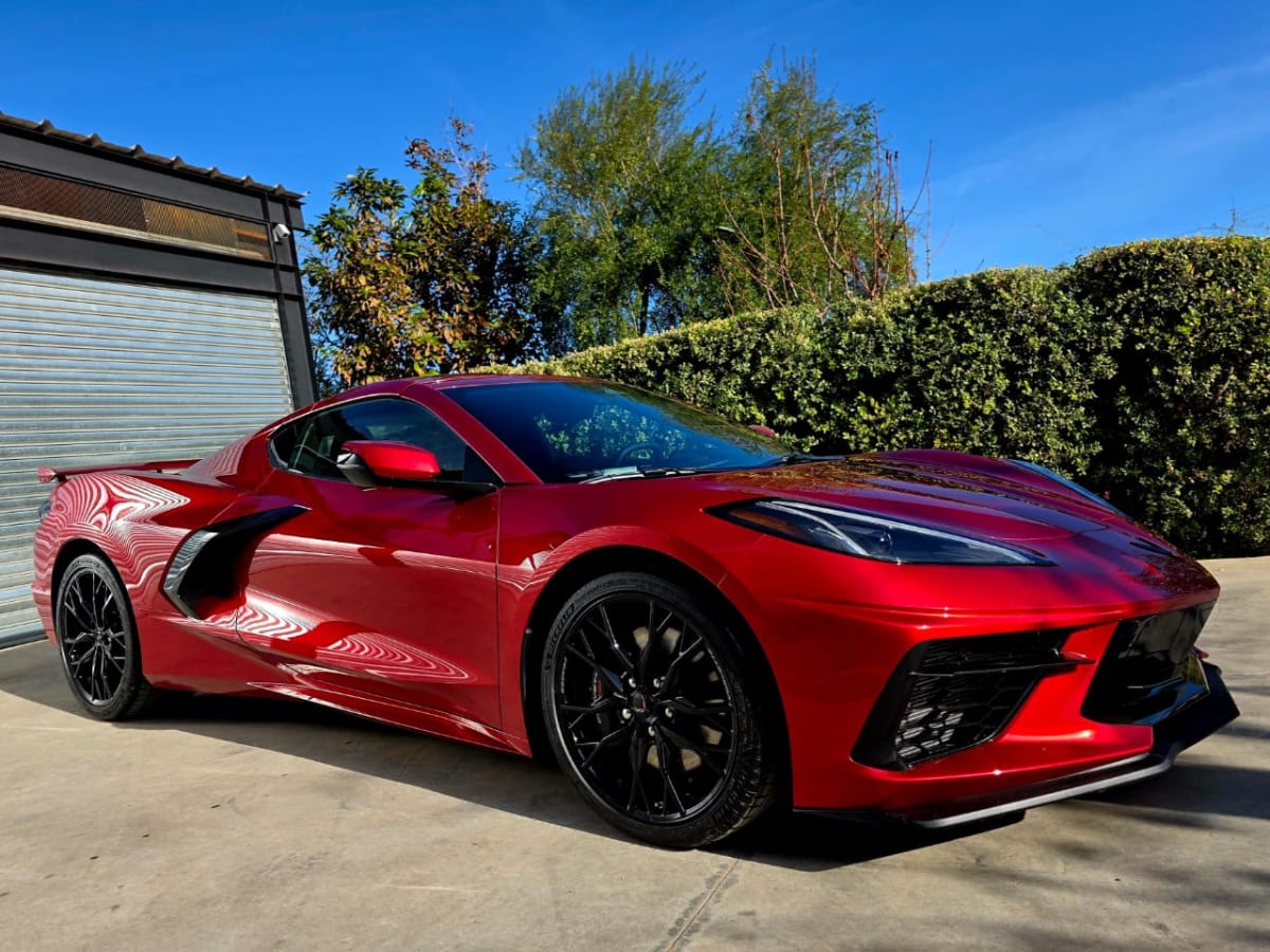 CHEVROLETE CORVETTE STINGRAY C8 20251