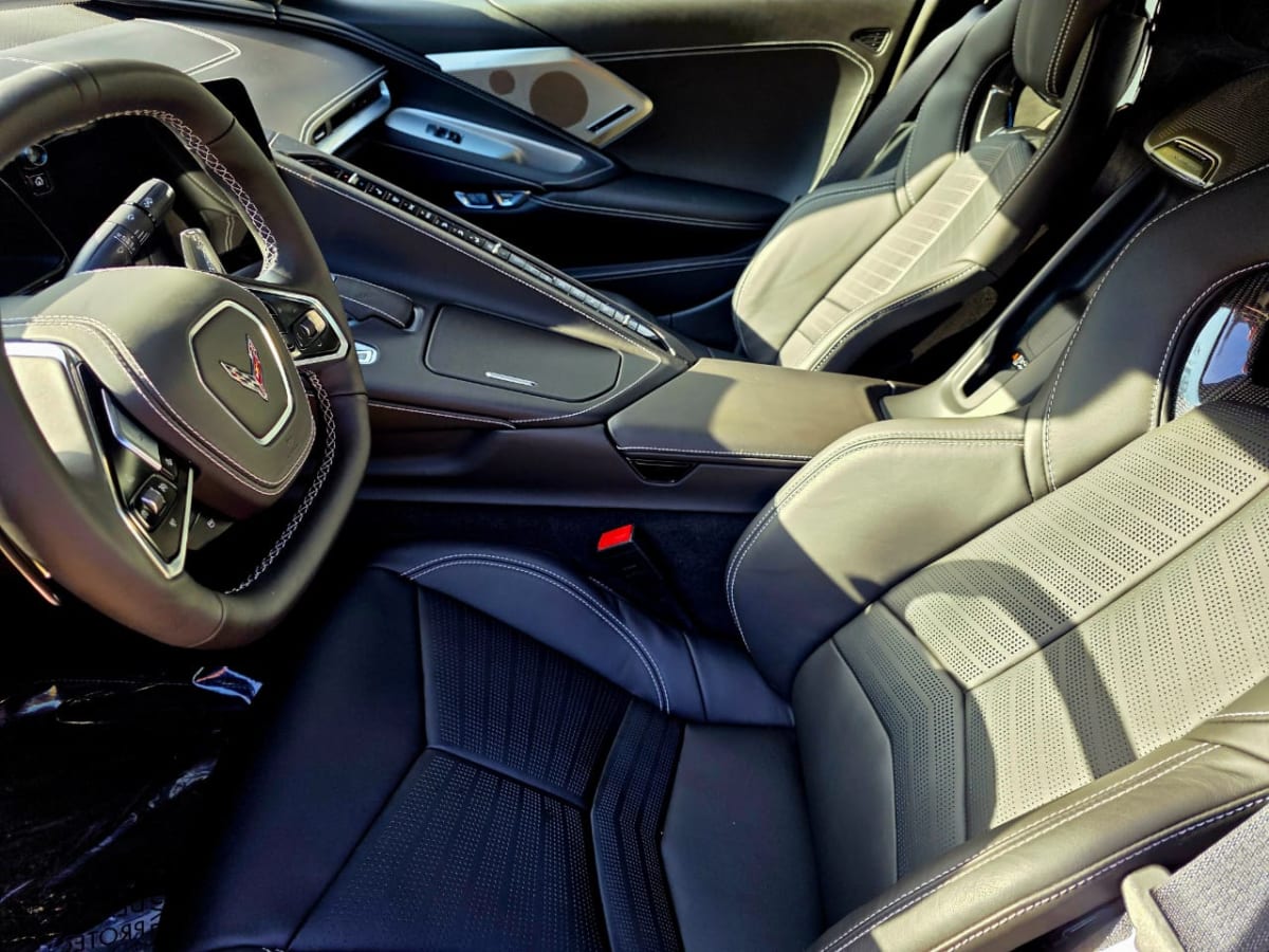 CHEVROLETE CORVETTE STINGRAY C8 202513