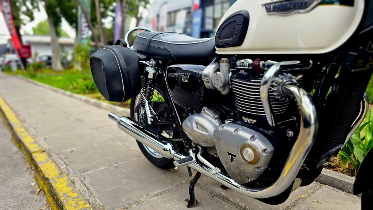 TRIUMPH BONNEVILLE T120 201813