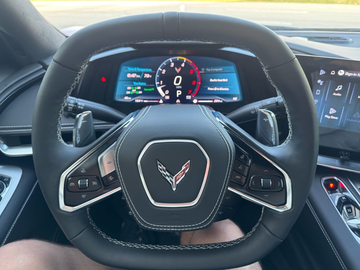 CHEVROLETE CORVETTE STINGRAY C8 202516