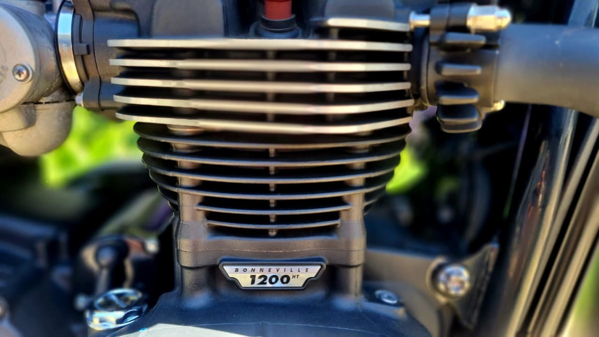 TRIUMPH BONNEVILLE T120 BLACK 201719