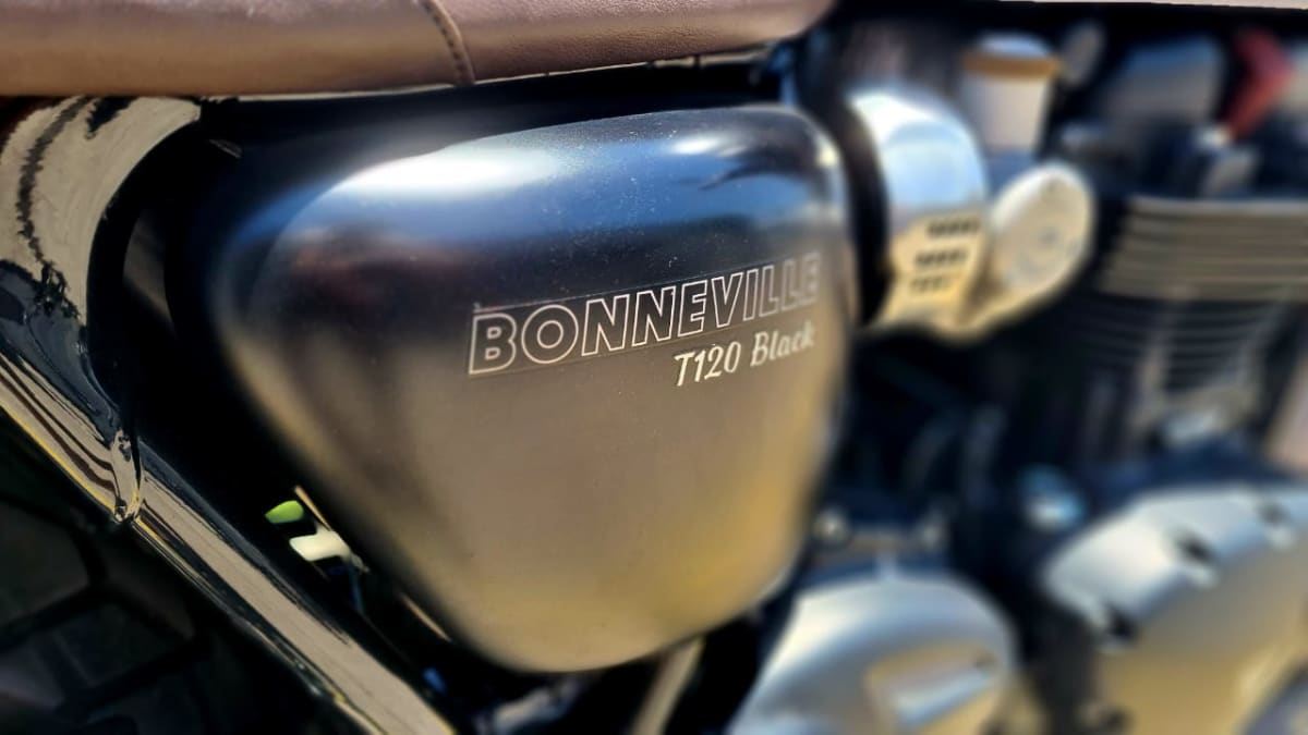 TRIUMPH BONNEVILLE T120 BLACK 201720