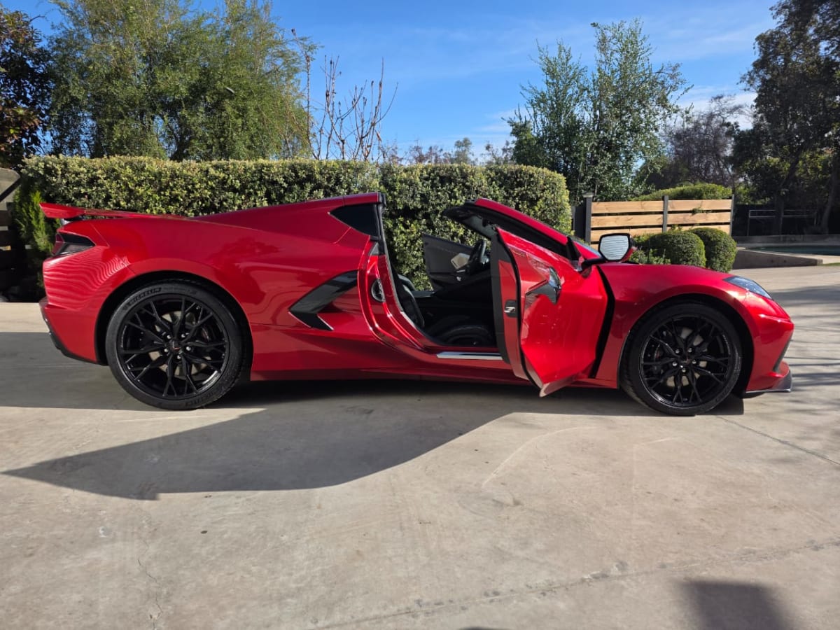 CHEVROLETE CORVETTE STINGRAY C8 20252