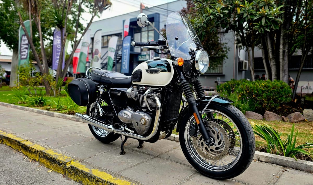 TRIUMPH BONNEVILLE T120 20182