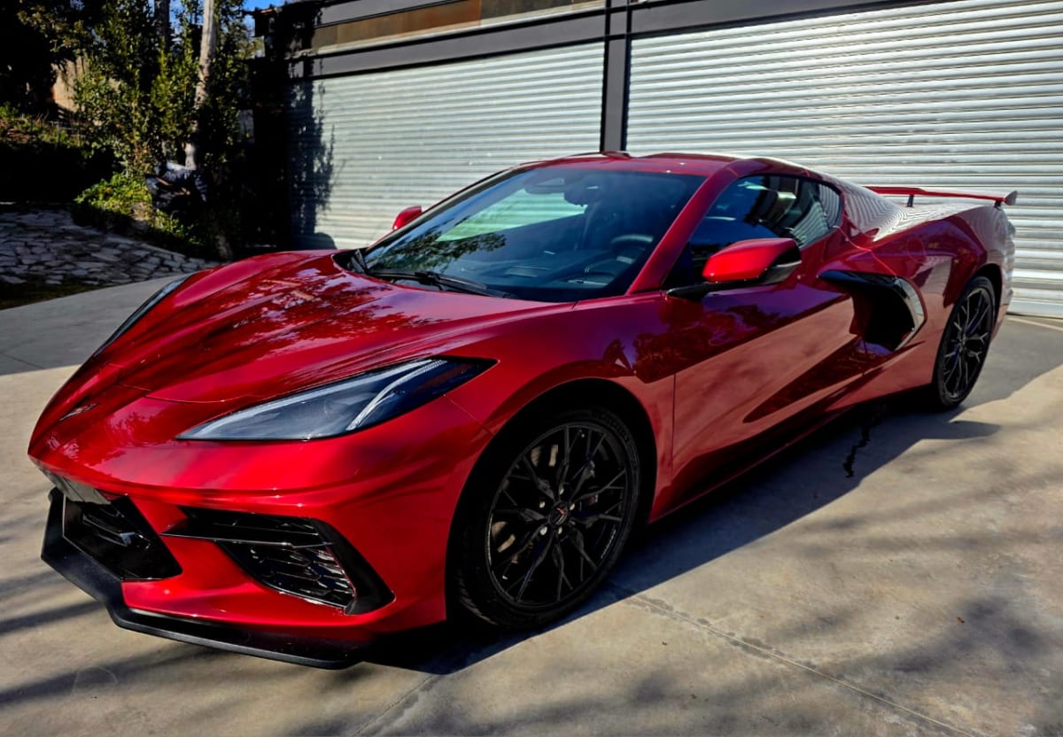 CHEVROLETE CORVETTE STINGRAY C8 20255