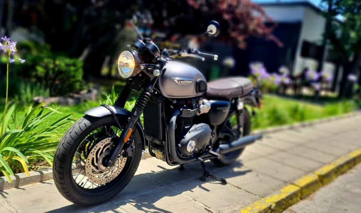 TRIUMPH BONNEVILLE T120 BLACK 20177