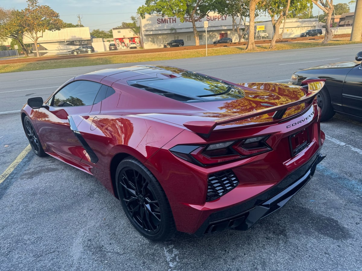 CHEVROLETE CORVETTE STINGRAY C8 20257