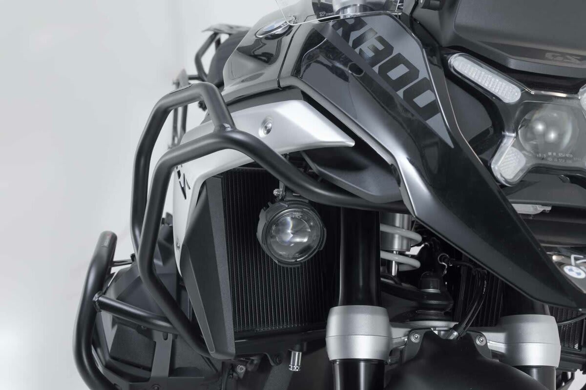 SW MOTECH DEFENSA SUPERIOR R1300 NEGRO1