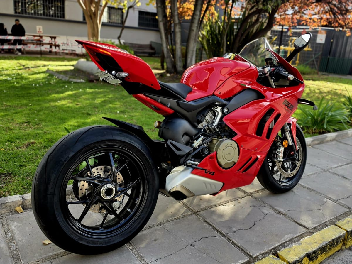 Ducati Panigale v4 20232