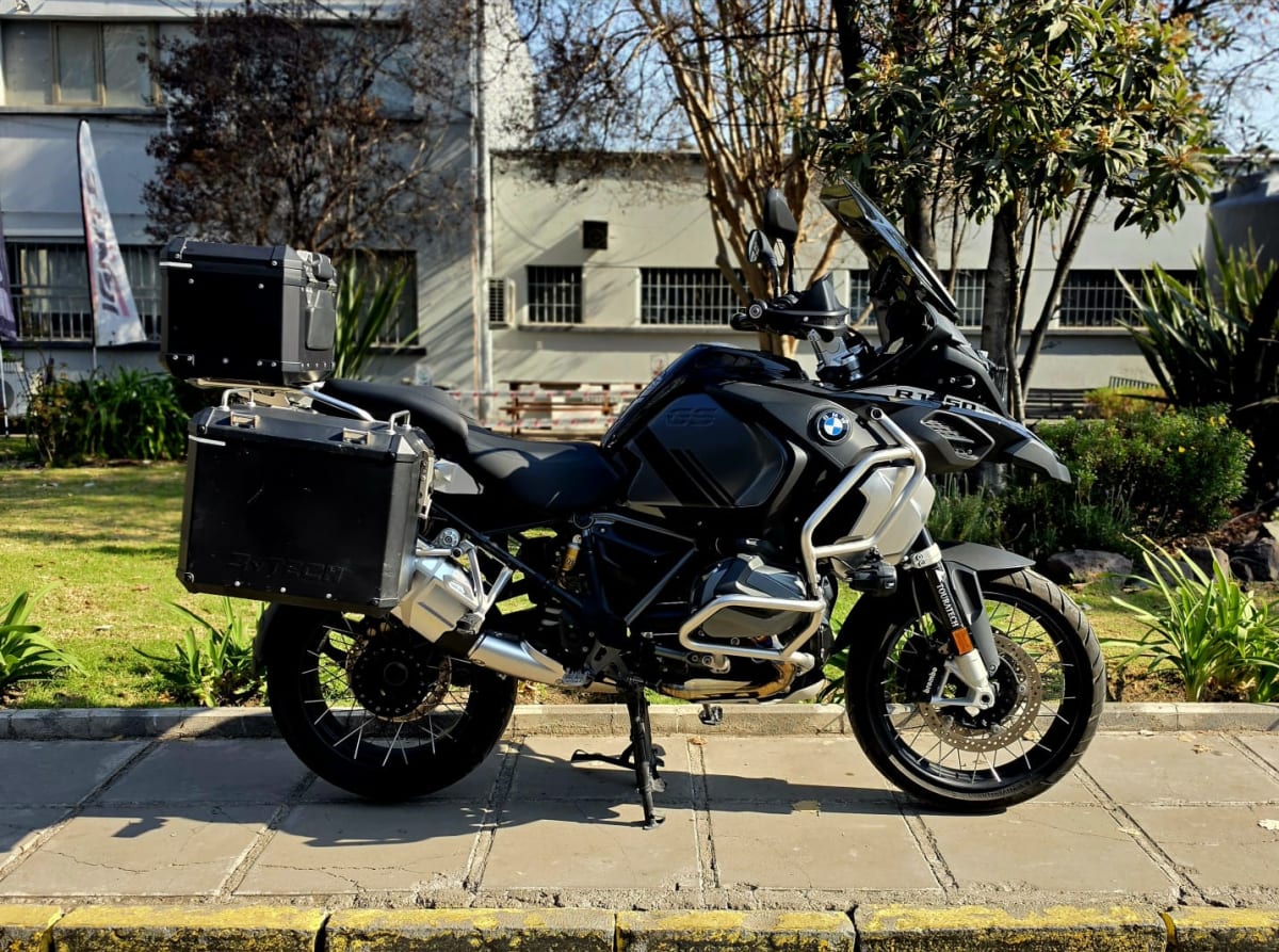 BMW R1250GS ADV Triple black1