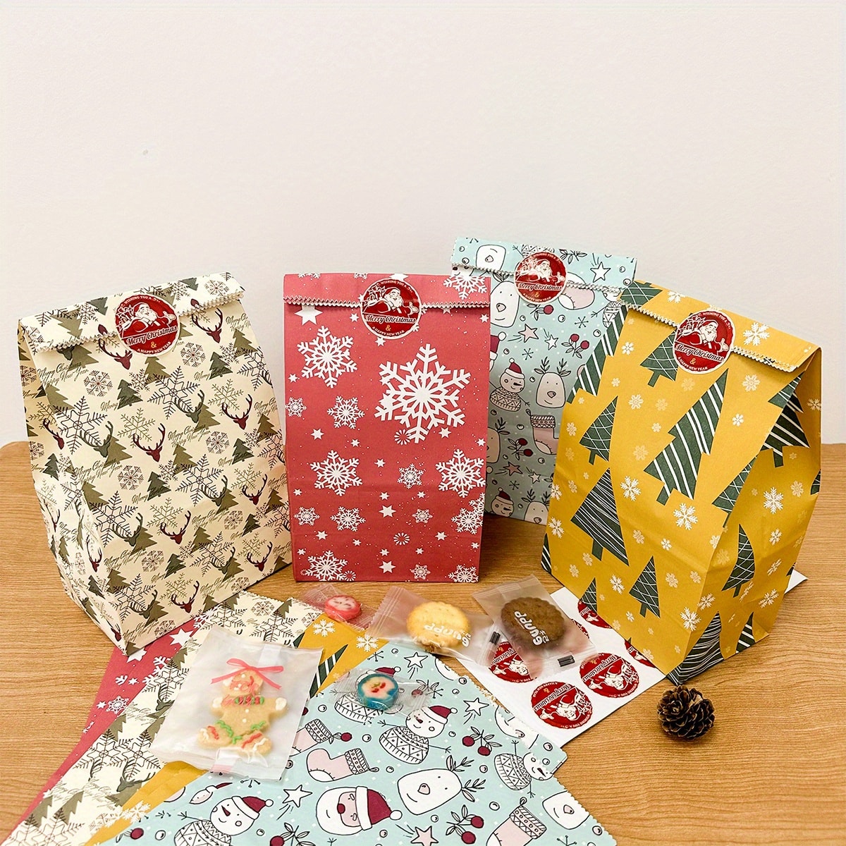 Set Bolsas de Papel Navidad con Sticker N°2 - 12 Unidades4