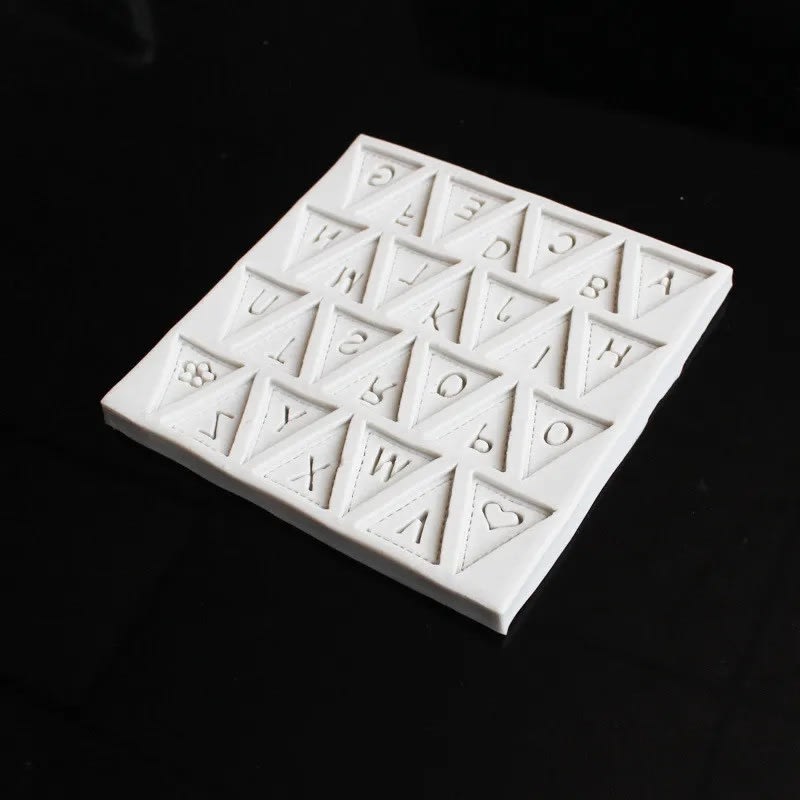 Molde Fondant Alfabeto Banderín Silicona3
