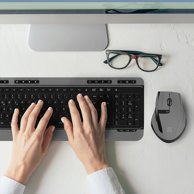 KIT TECLADO + MOUSE KLIPXTREME MAGNIFIK - DUO INALÁMBRICO 2.4GHZ NEGRO Y GRIS (KBK-520) (NT3)9