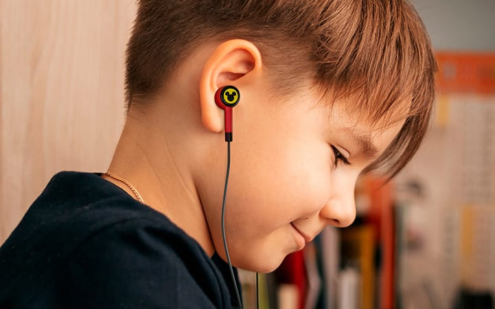 AUDIFONOS CON MICROFONO EDICIÓN MICKEY MOUSE (XTE-D100MK)3