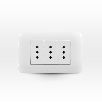 TOMACORRIENTE BLANCO ARMADO TRIPLE LEXO