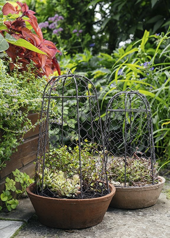 Macetero greda con campana metálica3