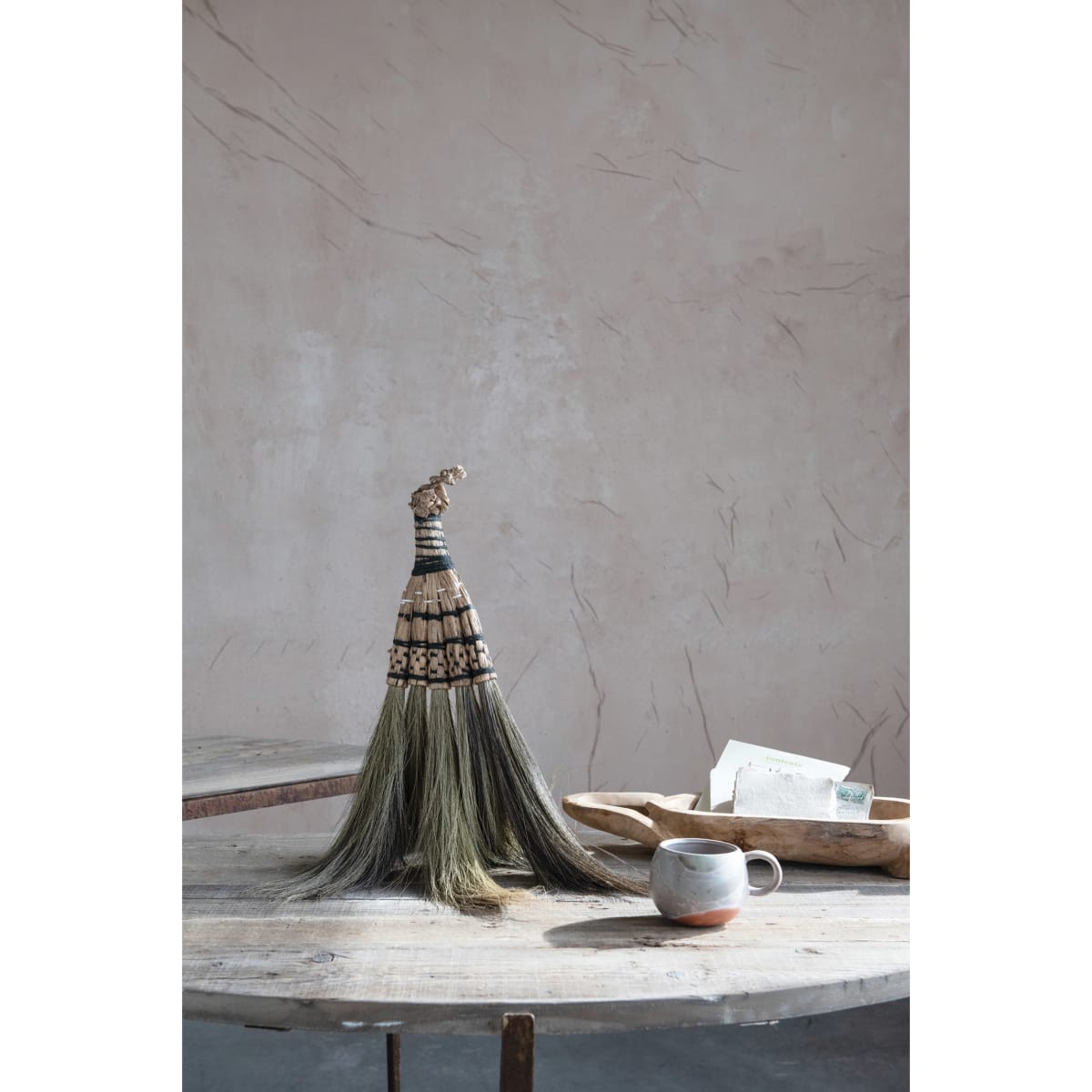 Escoba tejida a mano4