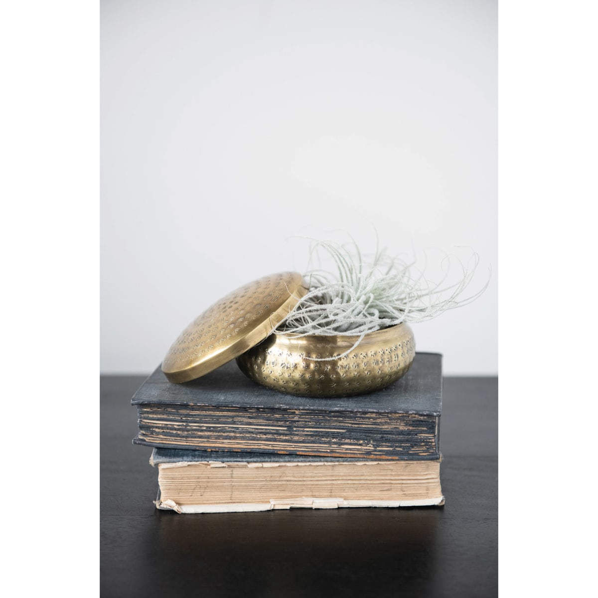 Caja dorada con tapa1