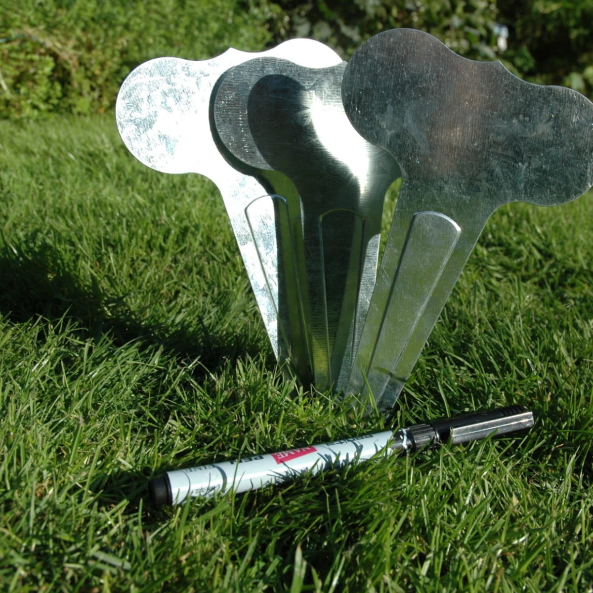 MARCADOR HUERTA LATÓN3