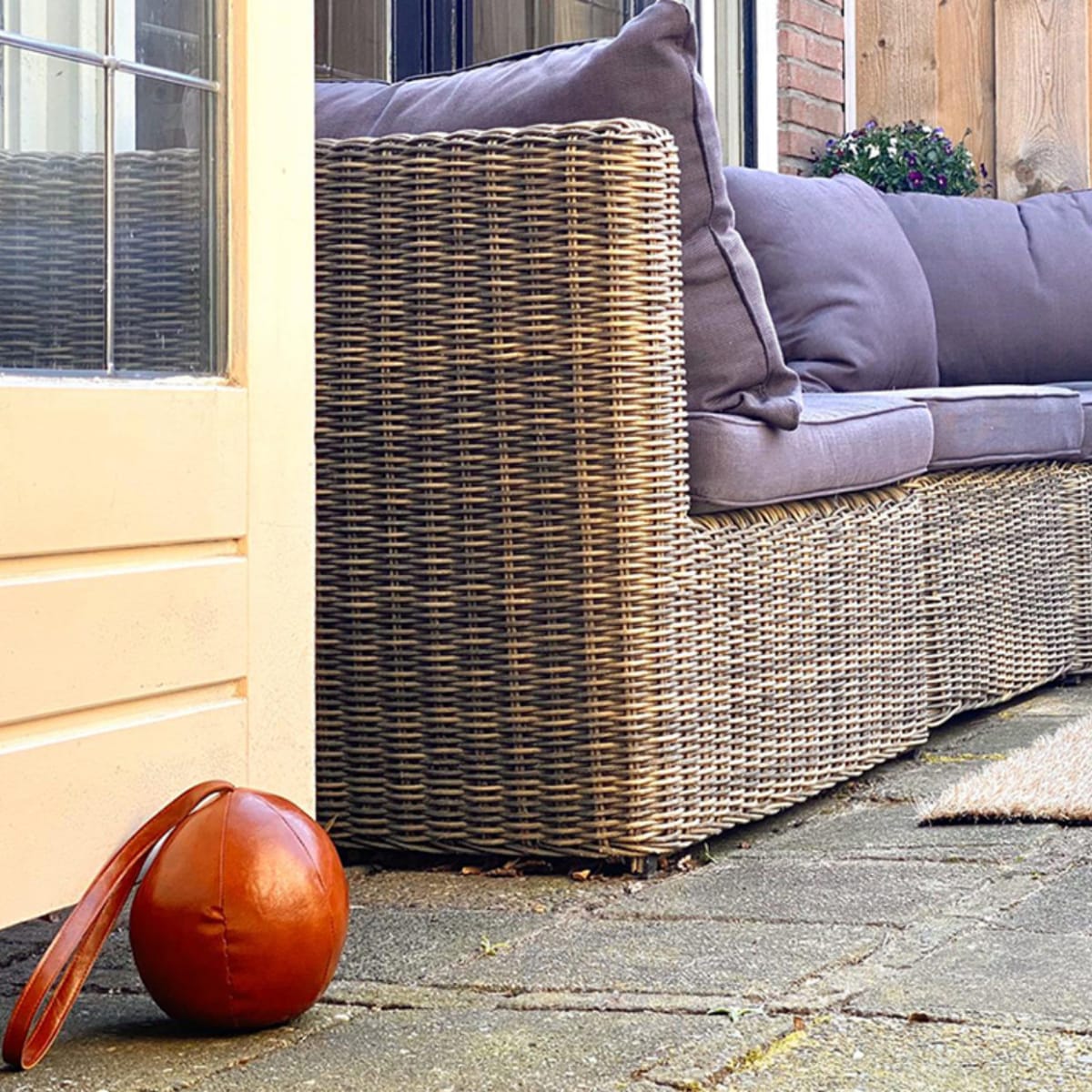 TOPA PUERTA BOLA CUERINA2