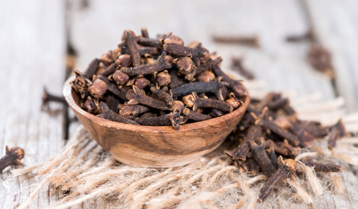 CLAVO DE OLOR ENTERO 50G1