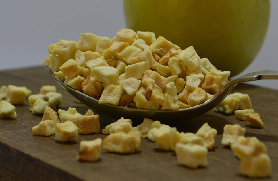 MANZANA EN CUBO 100G1