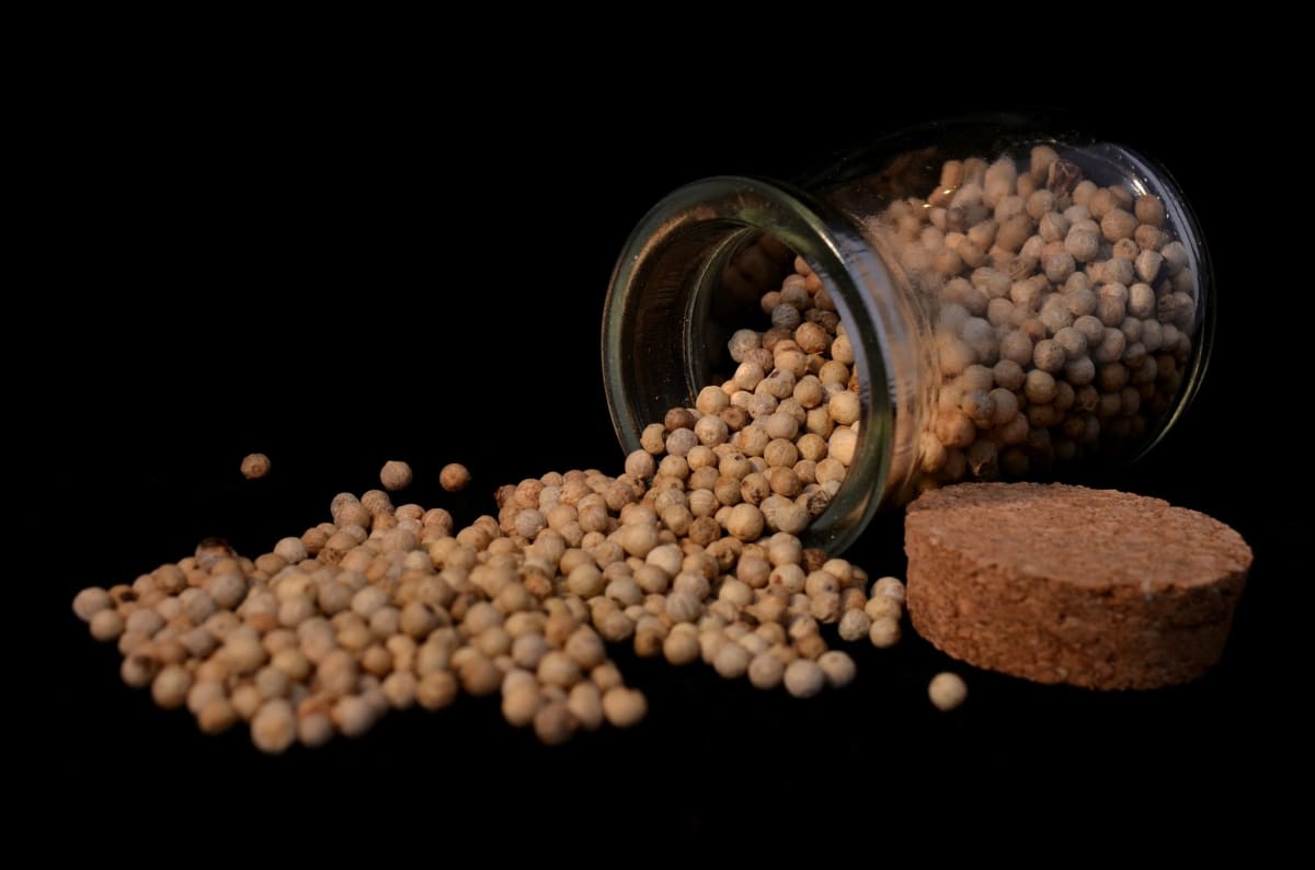 PIMIENTA BLANCA ENTERA 100G1