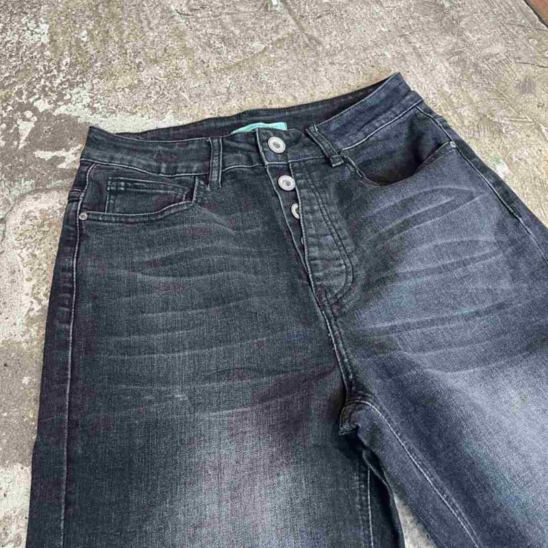 https:  boutiqueimagen.bsalemarket.comjeans botones