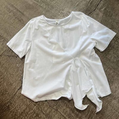 POLERA CORTES ABANICO