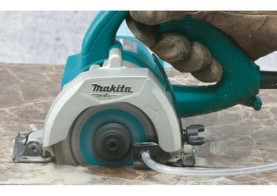 CORTADORA 4.3/8 110 MM. 1200 W. MAKITA MT - M0400BC.