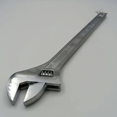 LLAVE AJUSTABLE (FRANCESA) 24 PULGADAS(600 MM.) CROMADA. ONSITE 704015