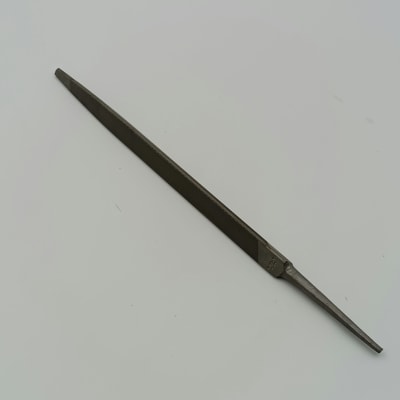 LIMA TRIANGULAR CANTOREDONDO 8 , NICHOLSON 0668