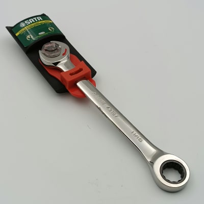 LLAVE COMBINADA CON CRIQUE Y FIJA CON SISTEMA RAPIDO 11/16 , 43107 SATA1