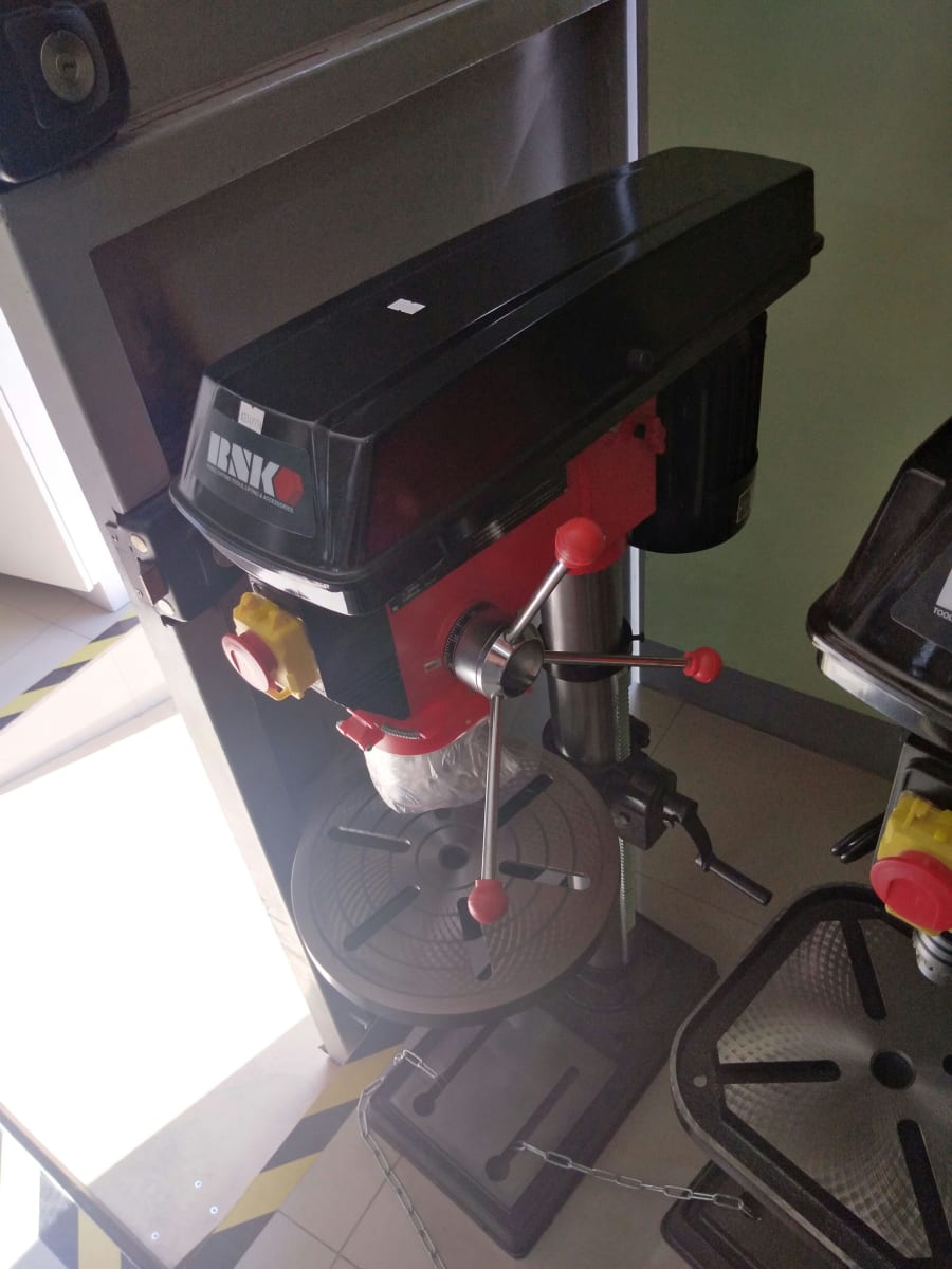 TALADRO SOBREMESA RNK CAP. MANDRIL 16 MM. (5/8) 450W. ZJQ4116 0