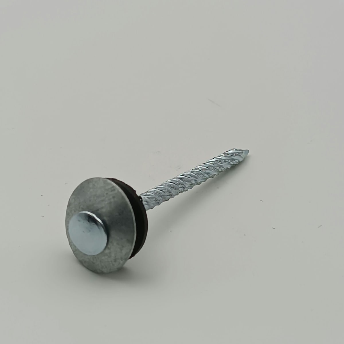 CLAVO DE TECHO 2-1/2 PULGADAS HELICOIDAL, BOLSA DE 1 KG.2