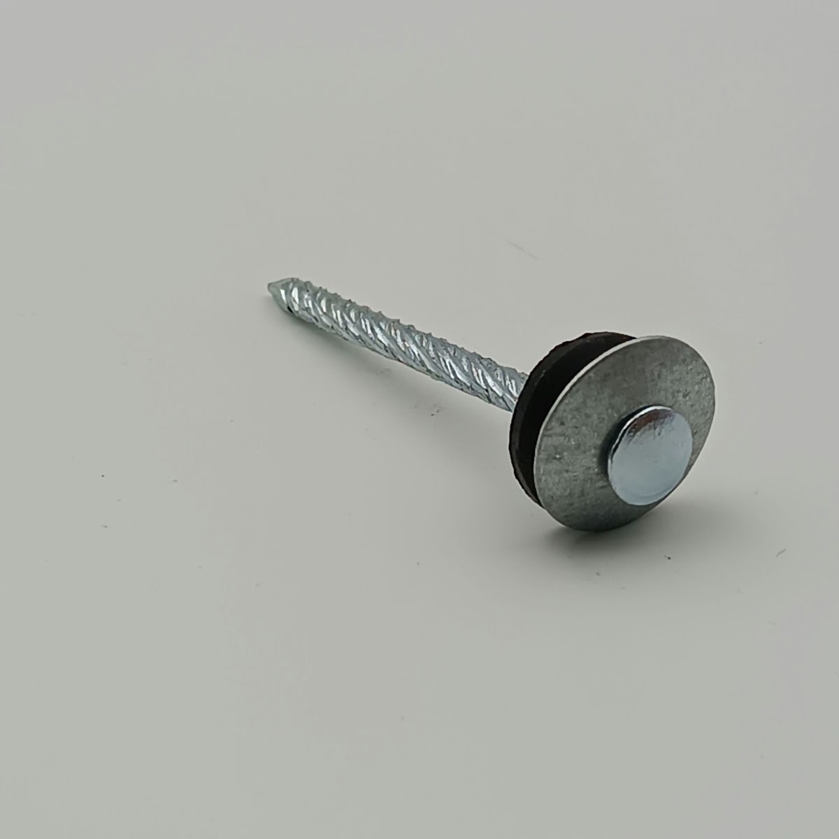 CLAVO DE TECHO 2-1/2 PULGADAS HELICOIDAL, BOLSA DE 1 KG.3