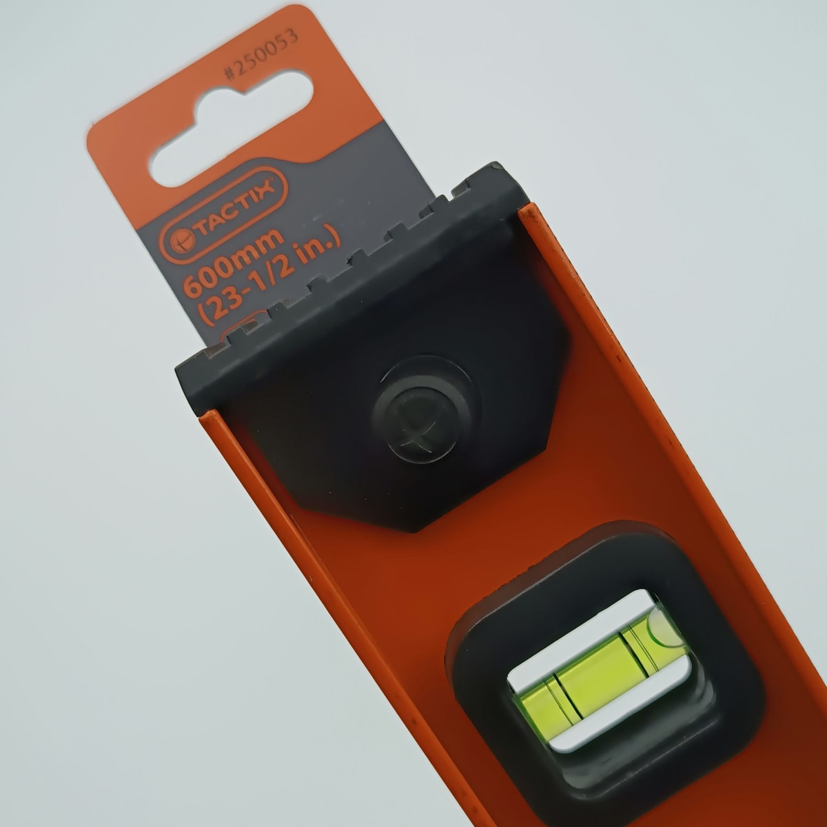 NIVEL ALUMINIO TIPO I 600 MM.(24) HORIZONTAL-VERTICAL 3 AGUAS TACTIX 2500531