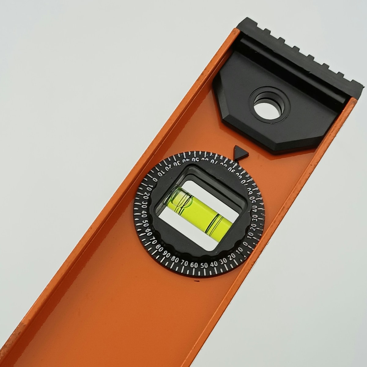 NIVEL ALUMINIO TIPO PULGADASI PULGADAS 900 MM.(36 PULGADAS) HORIZONTAL-VERTICAL 3 AGUAS TACTIX 2500563