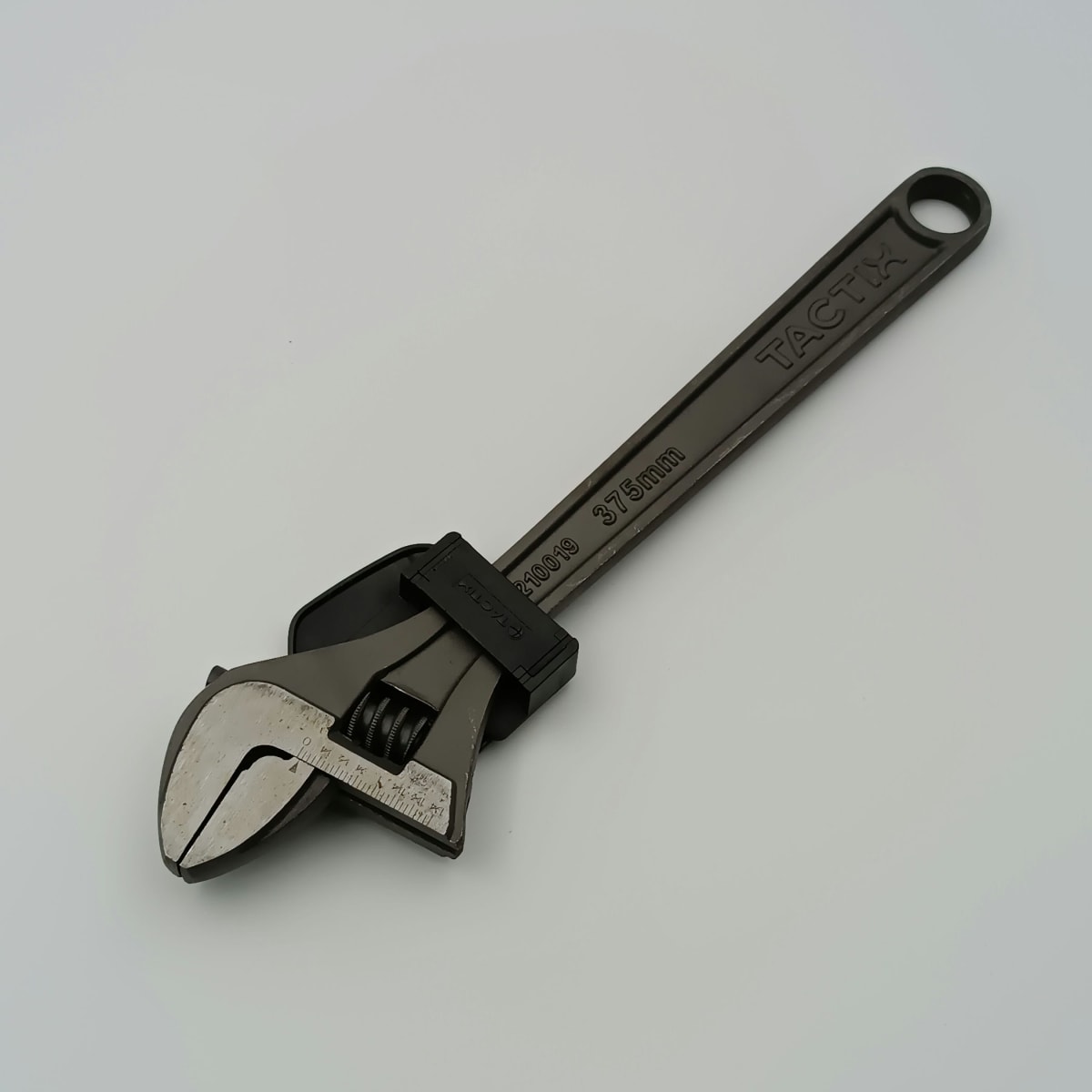 LLAVE AJUSTABLE (FRANCESA) 15 PULGADAS(375 MM.) TRABAJO PESADO TACTIX 2100192