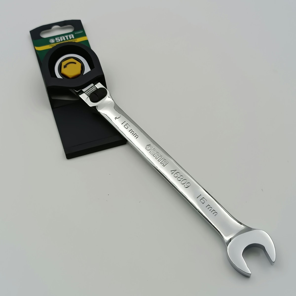 LLAVE COMBINADA CON CRIQUE CABEZA FLEX CON TRABA 16MM, 46809 SATA 0