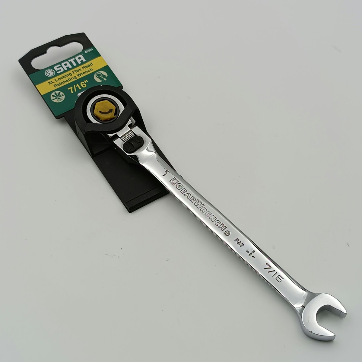 LLAVE COMBINADA CON CRIQUE CABEZA FLEX CON TRABA 7/16 SATA, 46904 0