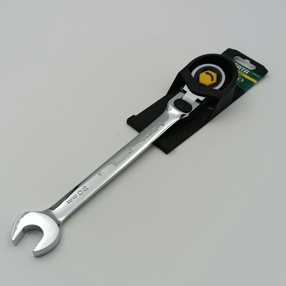 LLAVE COMBINADA CON CRIQUE CABEZA FLEX CON TRABA 20MM SAT-46813 0